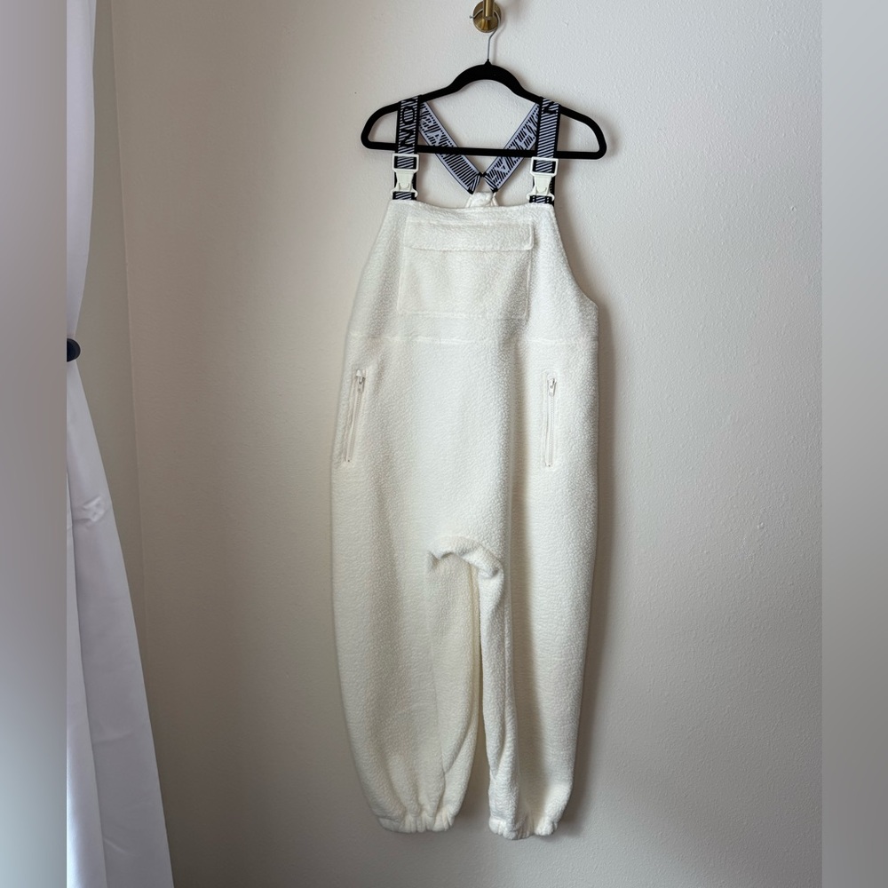 White Fleece Overalls Jumpsuit XL Cozy Après Ski Snow Bib